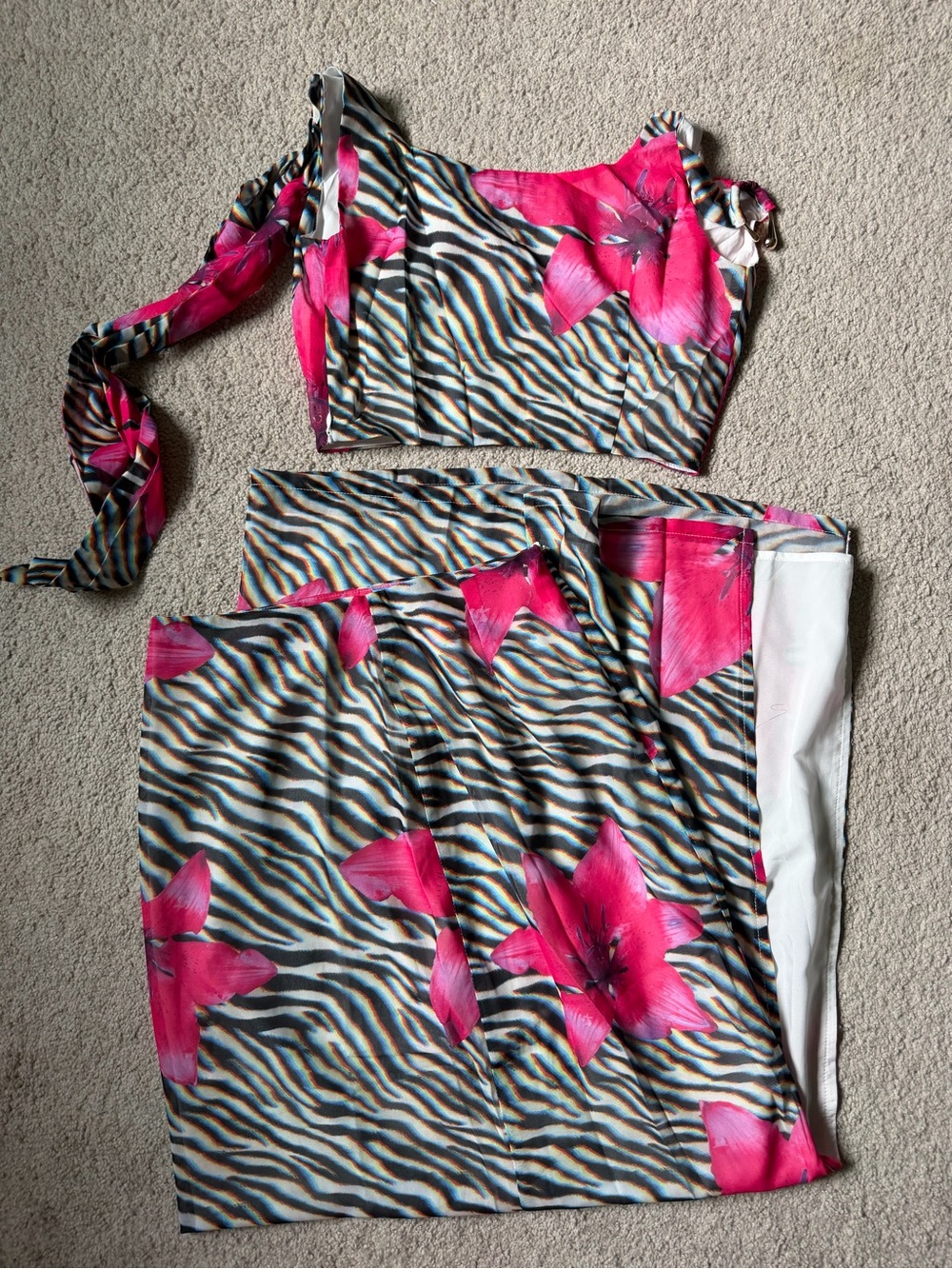 FN | 2 pc set - Picture 2 of 5